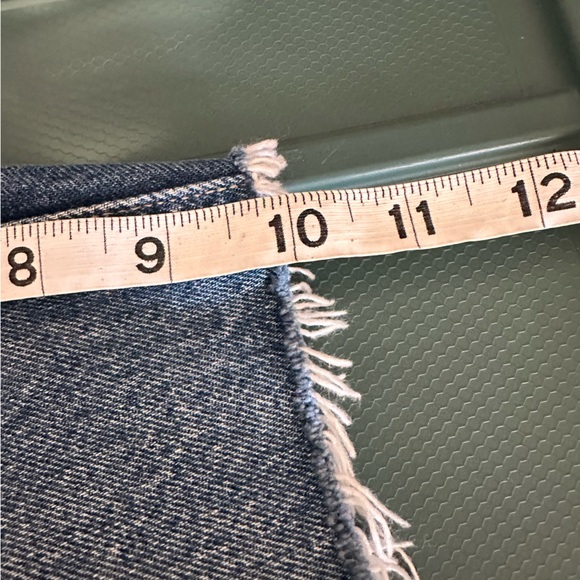 NWT Citizens of Humanity Ayla Shorts Bermuda length Babylonia size 28 raw hem - Picture 6 of 9